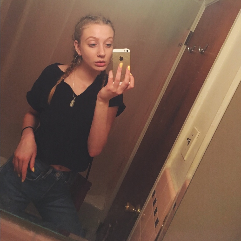 Meet your Posher, Melissa